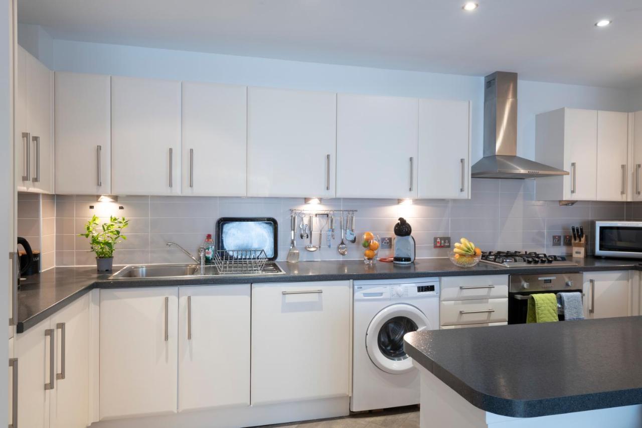 Inverness City Suites Exteriör bild