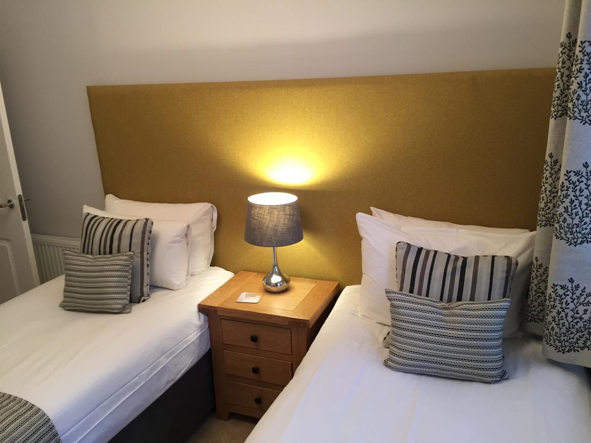 Inverness City Suites Exteriör bild