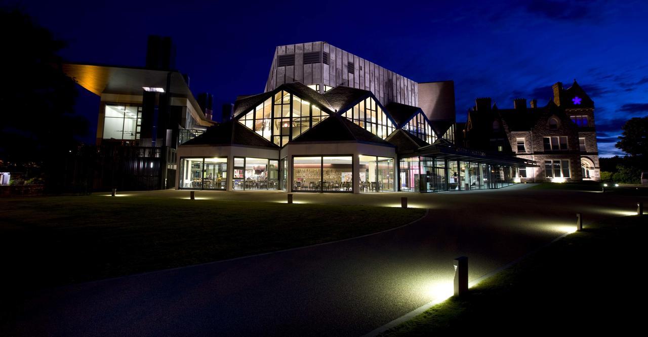 Inverness City Suites Exteriör bild
