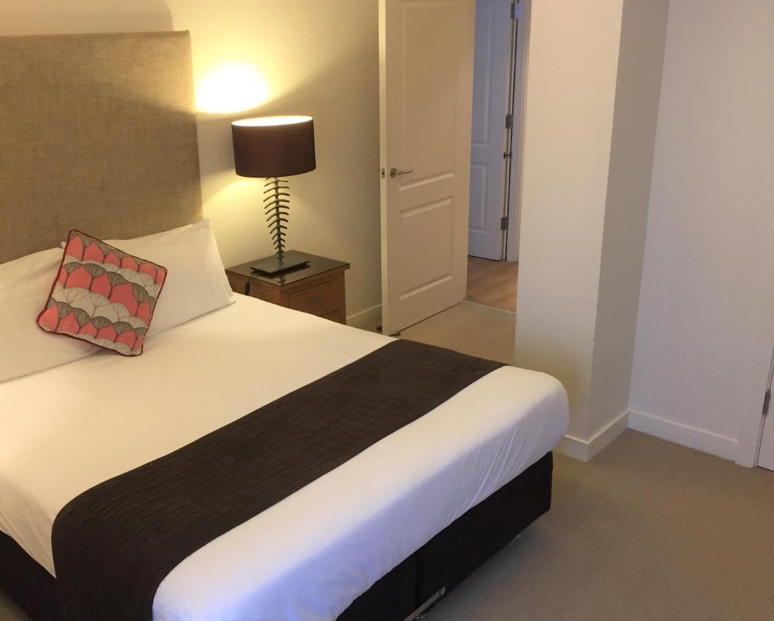Inverness City Suites Exteriör bild